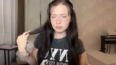 hanahwoods online show from May 2026 12:40:02 AM