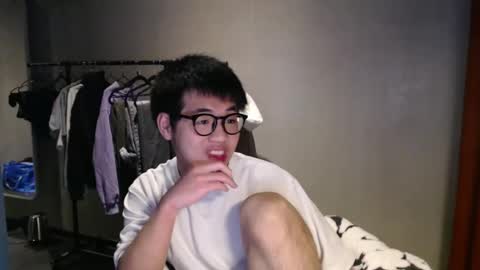 handsome_mannn online show from February 2025 11:43:01 PM