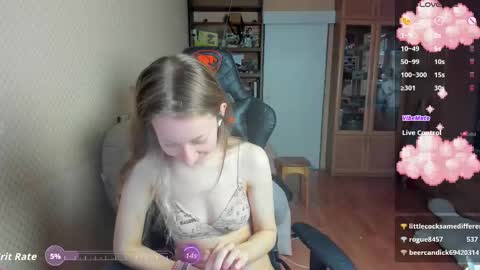 Snapshot of handsome_whale chatting on November 2025 09:29:01 AM Mila online show from November 2025 09:29:01 AM