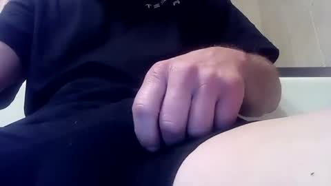 Snapshot of handsumload_11 chatting on January 2025 12:05:02 AM handsumload_11 online show from January 2025 12:05:02 AM