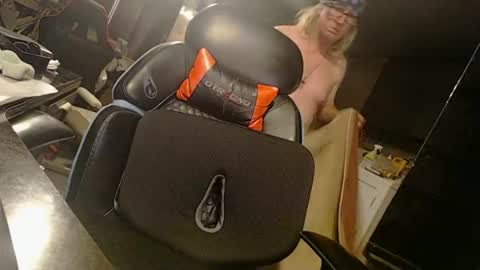 handystud33 online show from May 2026 08:42:01 AM