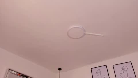 hanna__evans_ online show from October 2025 12:01:02 PM