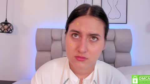 hanna__evans_ online show from May 2026 11:28:01 AM