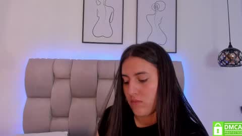 hanna__evans_ online show from May 2026 11:39:02 AM