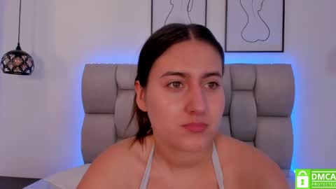 hanna__evans_ online show from May 2026 11:27:02 AM