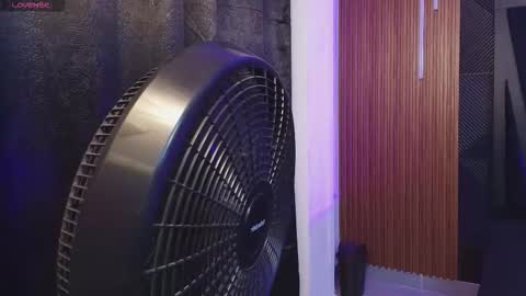 HANNA BECKER online show from February 2026 11:22:02 AM