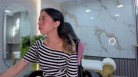 Hanna online show from November 2025 06:42:02 PM