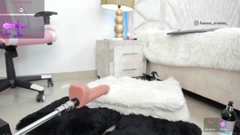 Snapshot of hanna_evanns_ chatting on December 2024 01:37:02 AM Hanna online show from December 2024 01:37:02 AM