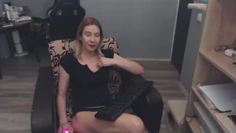 Snapshot of hanna_ha chatting on February 2025 07:30:02 PM hanna_ha online show from February 2025 07:30:02 PM