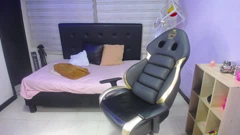 Snapshot of hanna_lamber chatting on January 2025 02:33:02 AM hanna_lamber online show from January 2025 02:33:02 AM