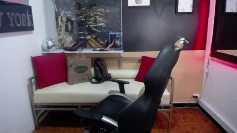 Snapshot of hanna_lamber chatting on March 2025 02:17:01 AM hanna_lamber online show from March 2025 02:17:01 AM