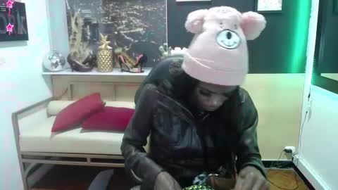 Snapshot of hanna_lamber chatting on March 2025 02:09:02 AM hanna_lamber online show from March 2025 02:09:02 AM