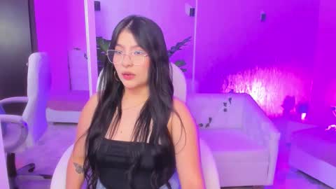 Snapshot of hanna_lee4 chatting on March 2026 01:43:02 AM Hanna online show from March 2026 01:43:02 AM