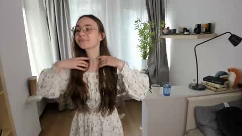 Nicole online show from March 2026 08:40:01 AM