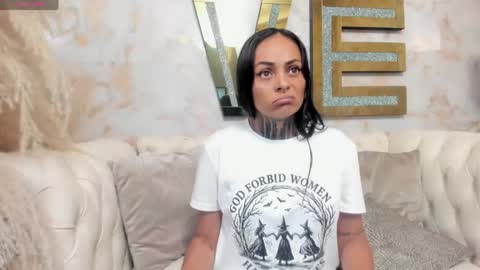 Snapshot of hanna_slut chatting on April 2026 02:26:02 AM EVA online show from April 2026 02:26:02 AM