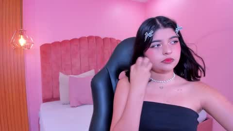 Snapshot of hannaa_bloom chatting on December 2025 05:39:02 PM Hanna 3 online show from December 2025 05:39:02 PM