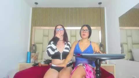 Snapshot of hannaandcherri chatting on November 2025 08:08:02 PM hannaANDcherri online show from November 2025 08:08:02 PM