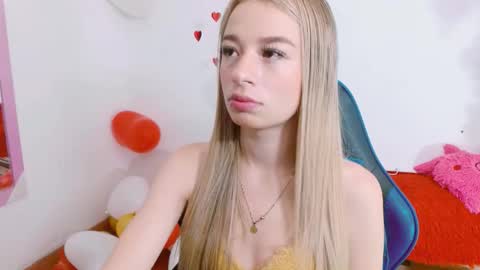 Hannah 027 online show from September 2025 12:37:02 PM