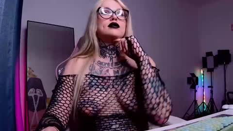 Hannah online show from January 2025 01:37:02 AM