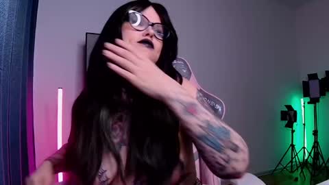 Hannah online show from February 2025 08:29:01 AM