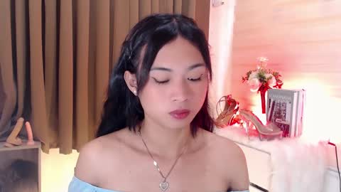 Snapshot of hannah_davis69 chatting on February 2025 06:33:01 AM Alex online show from February 2025 06:33:01 AM