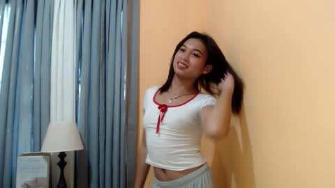 Snapshot of hannah_davis69 chatting on October 2025 01:34:01 AM Alex online show from October 2025 01:34:01 AM