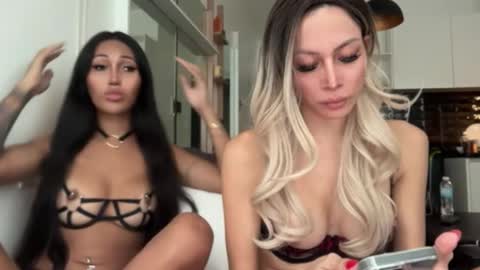 Snapshot of hannah_girl_ chatting on January 2025 02:21:02 AM Im your naughty girl and porn star in bed Hannah online show from January 2025 02:21:02 AM