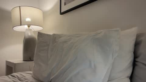 Snapshot of hannah_girl_ chatting on October 2025 09:24:02 AM Im your naughty girl and porn star in bed Hannah online show from October 2025 09:24:02 AM