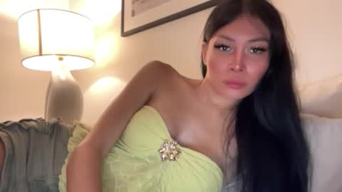 Snapshot of hannah_girl_ chatting on October 2025 08:38:01 AM Im your naughty girl and porn star in bed Hannah online show from October 2025 08:38:01 AM