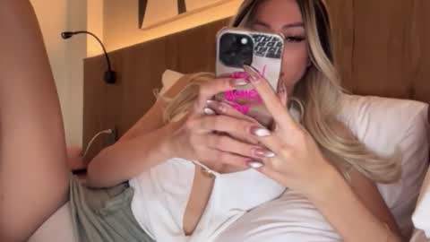 Snapshot of hannah_girl_ chatting on November 2025 02:10:02 AM Im your naughty girl and porn star in bed Hannah online show from November 2025 02:10:02 AM