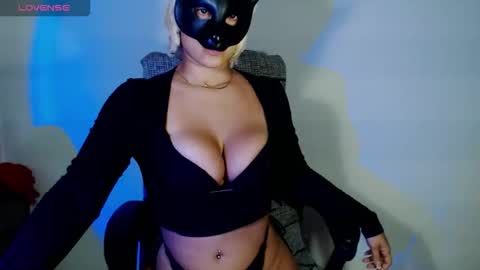 Snapshot of hannah_kiim chatting on November 2025 03:24:02 PM hannah kiim online show from November 2025 03:24:02 PM