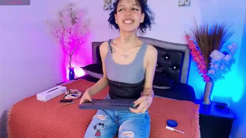 Snapshot of hannahblue_ chatting on February 2026 12:22:02 PM HannahBlue online show from February 2026 12:22:02 PM