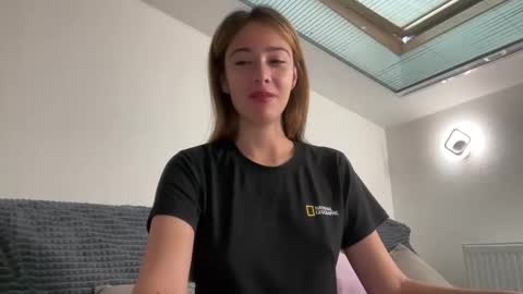 hannahinto online show from November 2025 04:34:02 AM