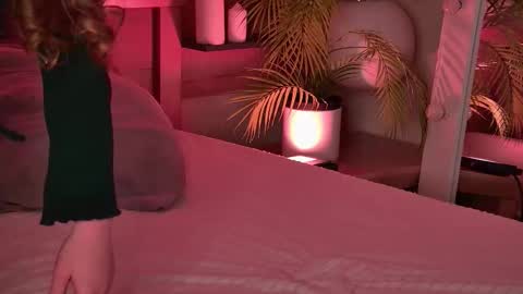 Snapshot of hannahmonttana chatting on November 2025 04:33:02 AM Pearl online show from November 2025 04:33:02 AM