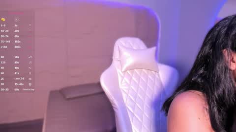 hannahmonttgomery  Help me reach 100 Hands up online show from February 2026 04:23:02 PM