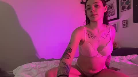 Snapshot of hannahtaylorr chatting on February 2026 07:51:01 AM Hannah Taylor online show from February 2026 07:51:01 AM