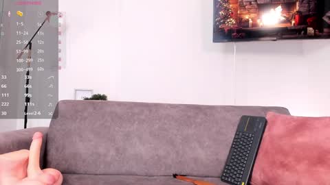 Snapshot of hannaos chatting on December 2024 03:17:01 PM Hanna Os online show from December 2024 03:17:01 PM