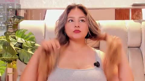 HANA  online show from November 2025 10:04:02 PM