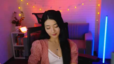 hannarosie online show from November 2025 07:10:01 PM