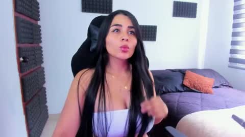 Hanna  online show from March 2026 06:35:02 PM