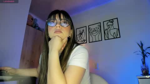   hannasofia x        Schedule 700 -1400GTM-5 online show from November 2025 09:13:01 PM