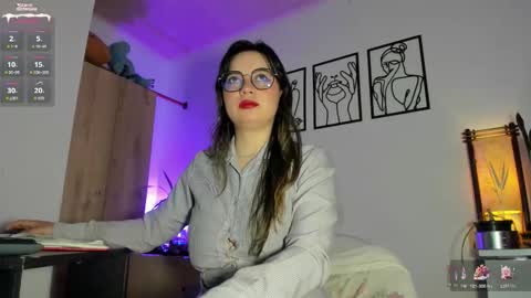   hannasofia x        Schedule 700 -1400GTM-5 online show from January 2026 02:11:02 PM