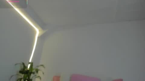 Snapshot of hannawilliams_ chatting on February 2026 09:42:01 PM Hanna Williams online show from February 2026 09:42:01 PM