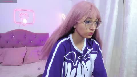 HANNI  online show from November 2025 12:07:01 PM