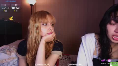 Snapshot of hanniesmile_ chatting on March 2026 06:38:02 PM Hannie online show from March 2026 06:38:02 PM