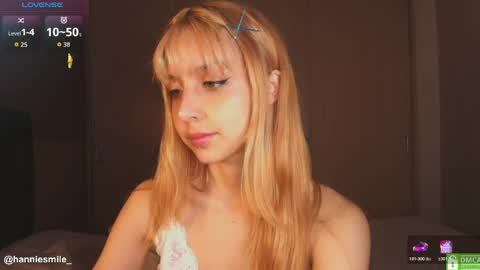 Snapshot of hanniesmile_ chatting on April 2026 07:07:01 PM Hannie online show from April 2026 07:07:01 PM