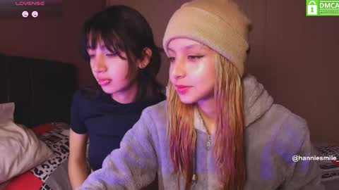 Snapshot of hanniesmile_ chatting on April 2026 08:57:02 PM Hannie online show from April 2026 08:57:02 PM
