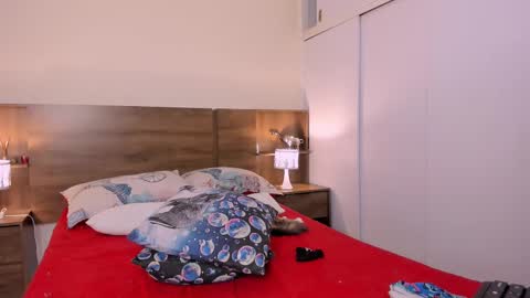 taylor live   online show from February 2025 03:29:02 AM