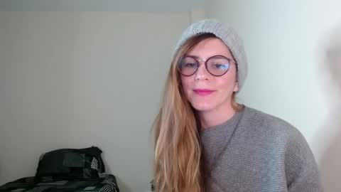 Snapshot of hanny_333 chatting on January 2025 09:08:02 AM hanny_333 online show from January 2025 09:08:02 AM