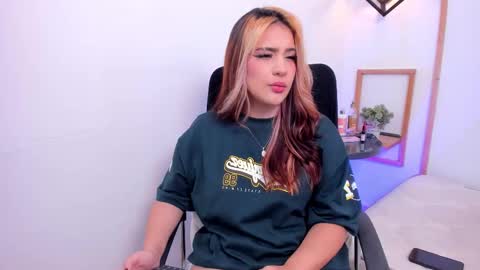 Snapshot of hannybelle__ chatting on December 2025 02:23:01 PM Hanny online show from December 2025 02:23:01 PM